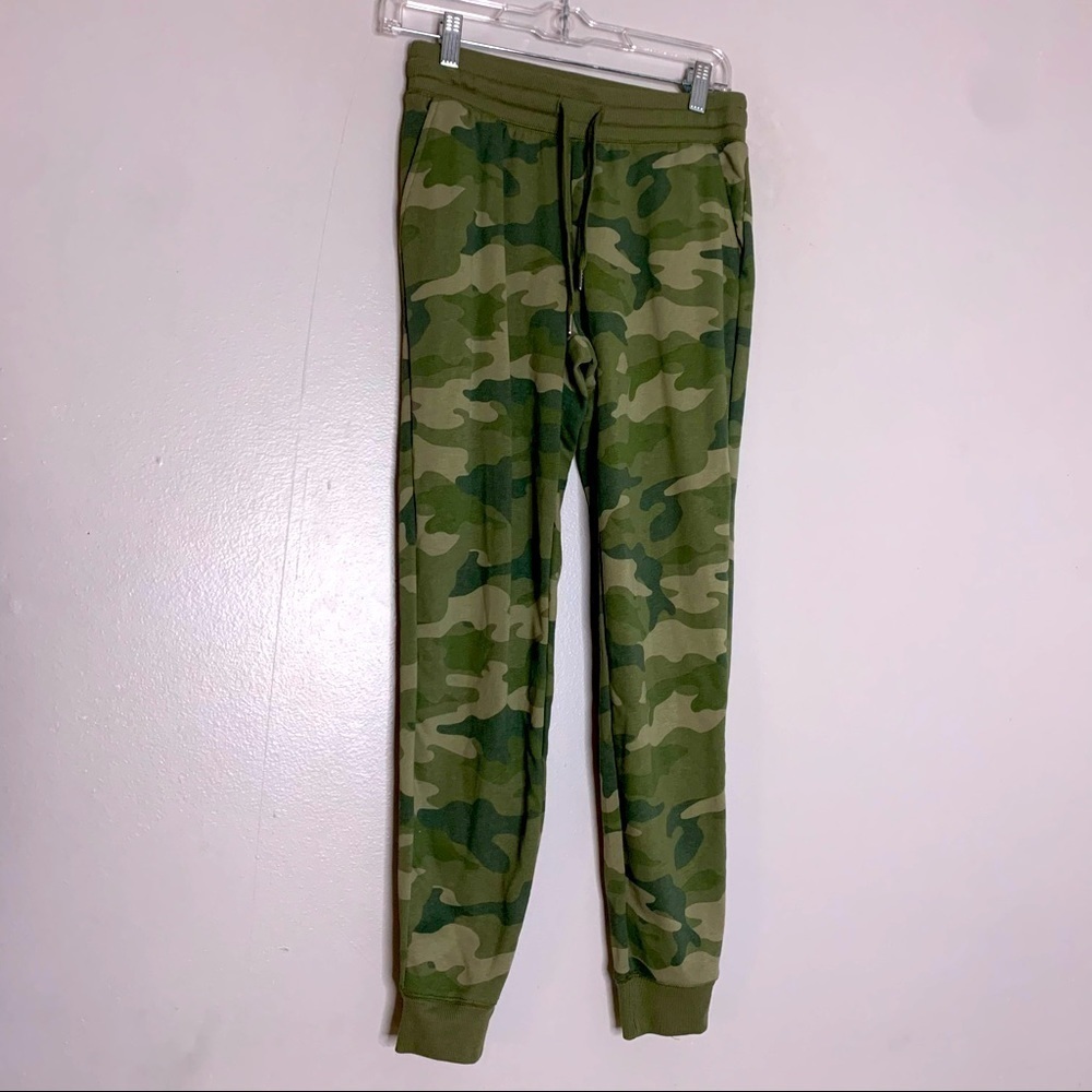 Old Navy Green Camouflage crop casual jogger sweatpants XS women’s